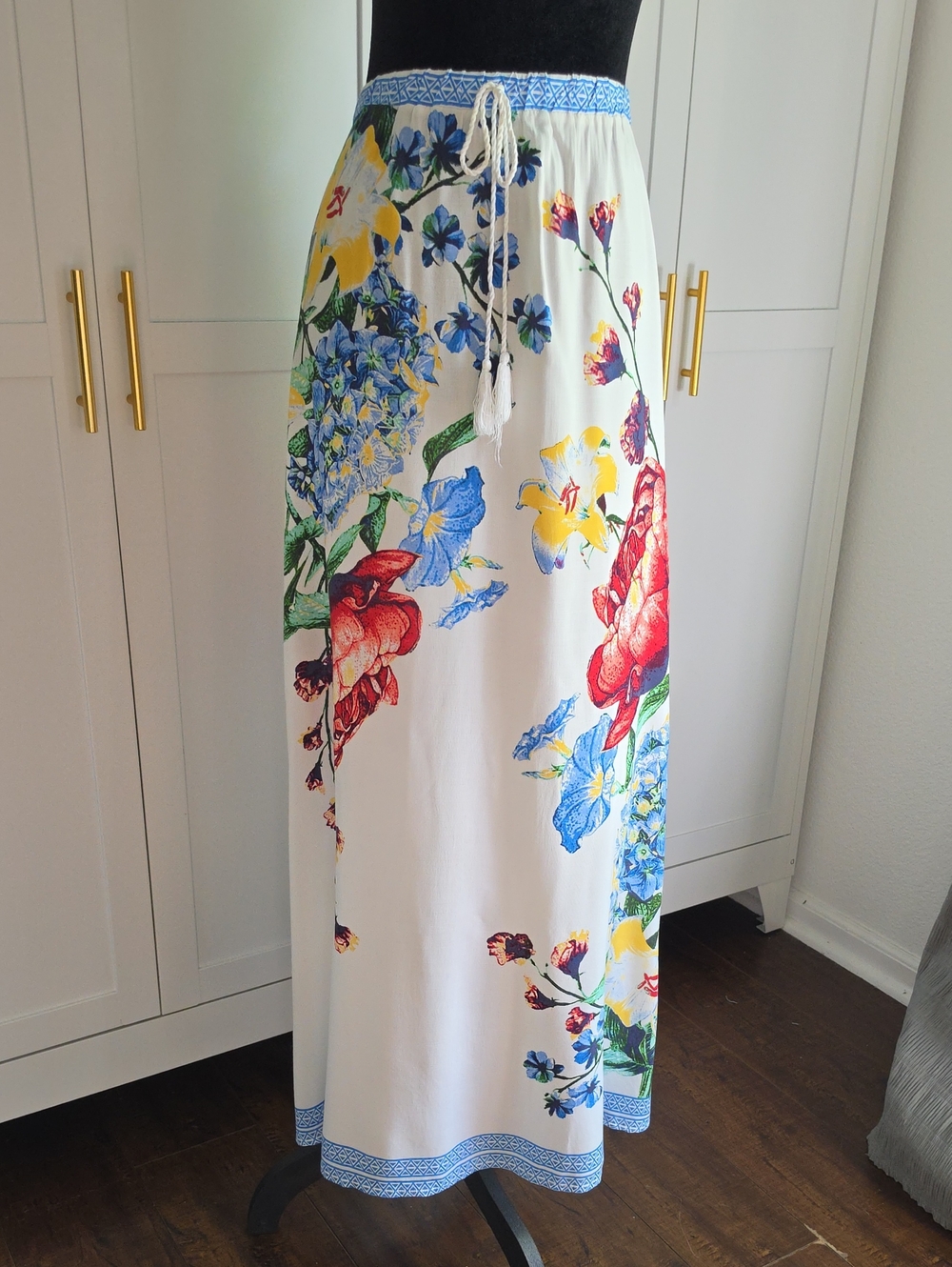 Flying Tomato White Maxi Skirt with Red, Blue & Yellow Floral Print
